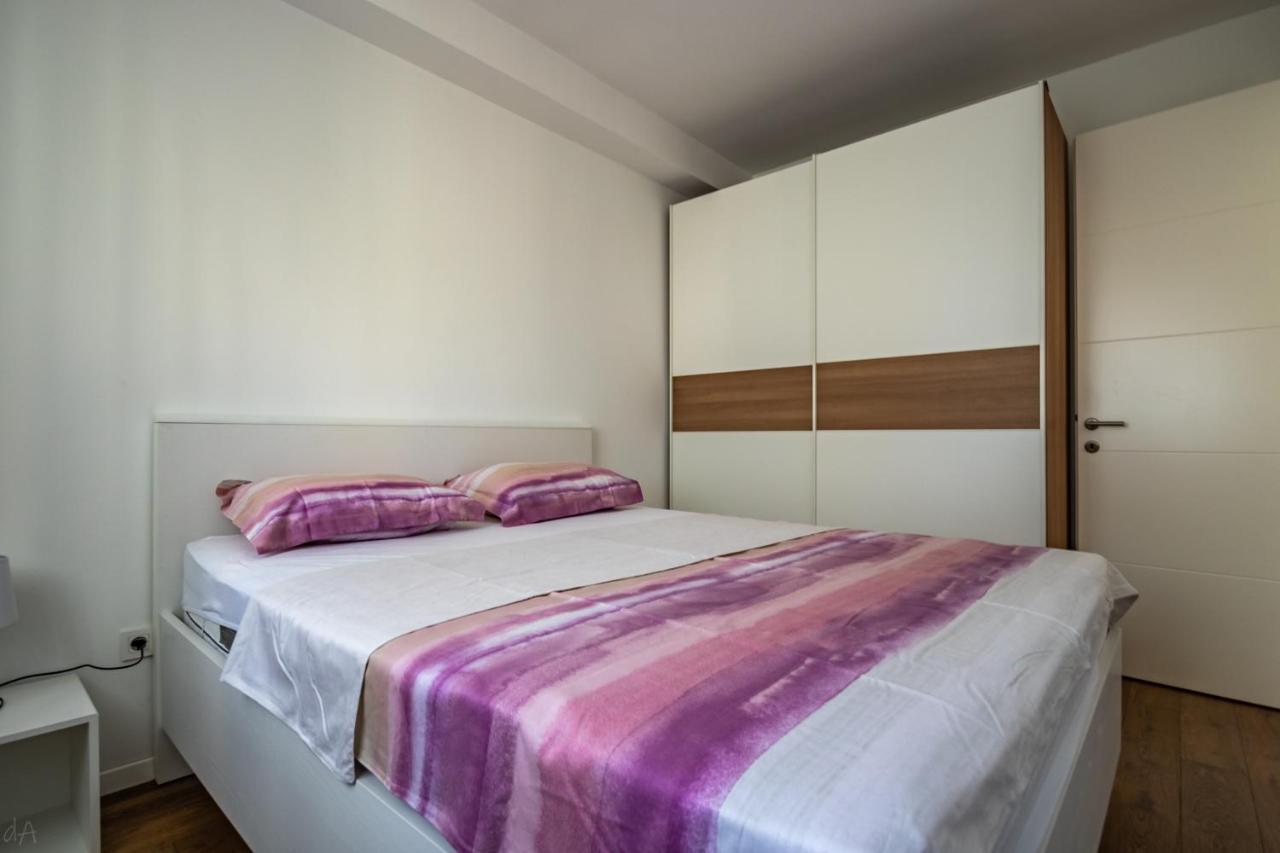Appartamento La Perla Jacuzzi Murter Esterno foto