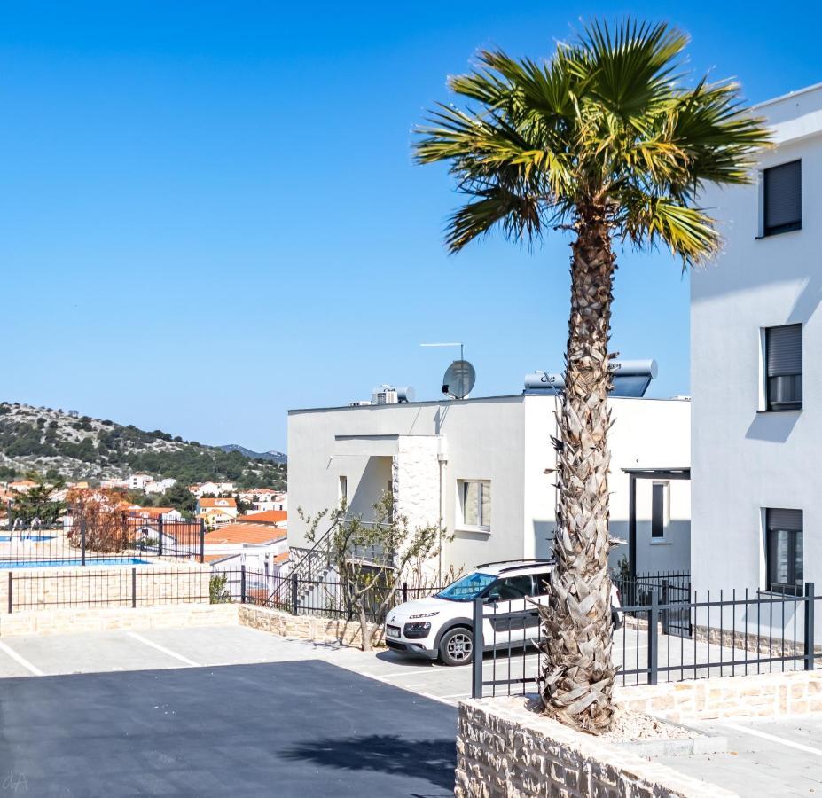 Appartamento La Perla Jacuzzi Murter Esterno foto